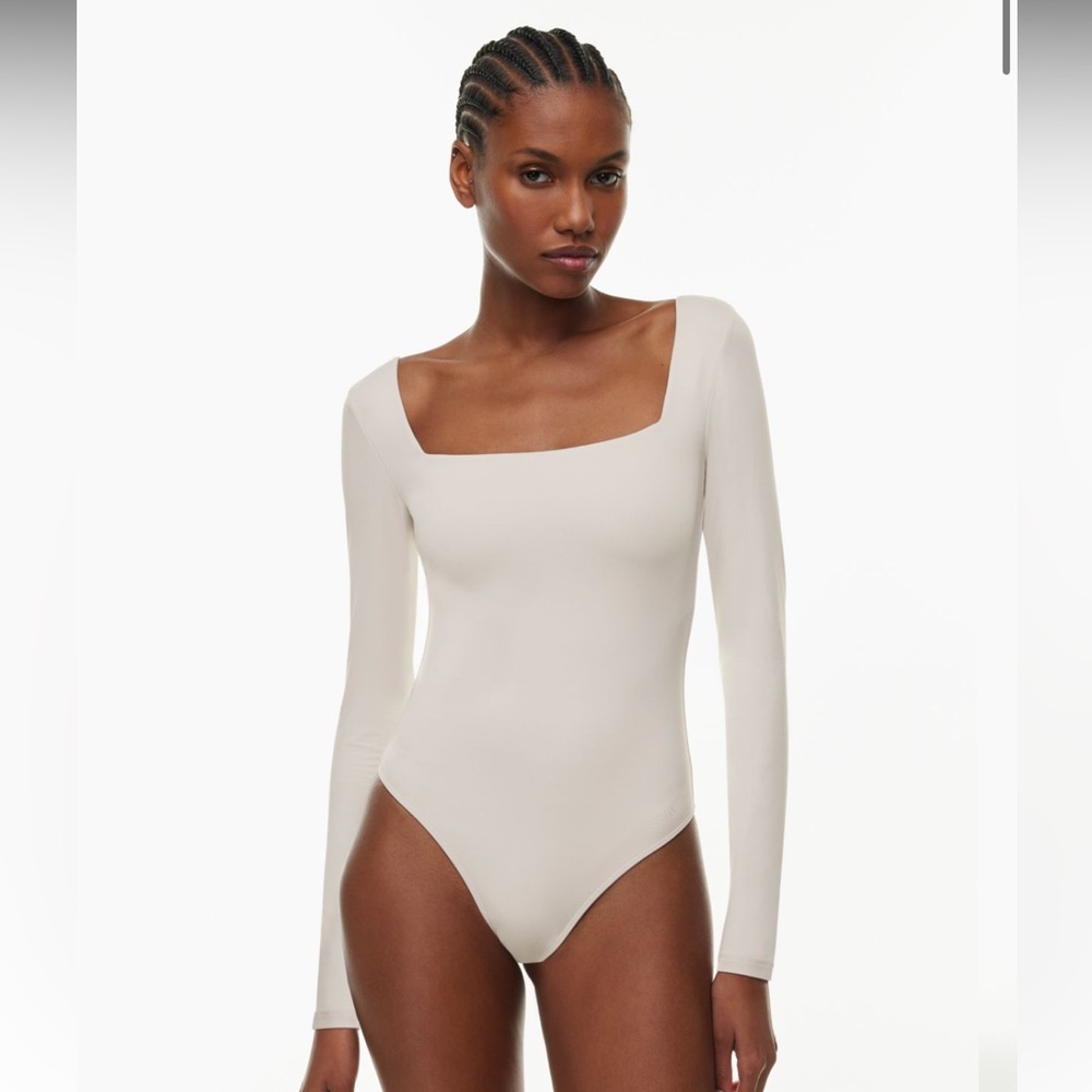 Aritzia Contour Squareneck Bodysuit